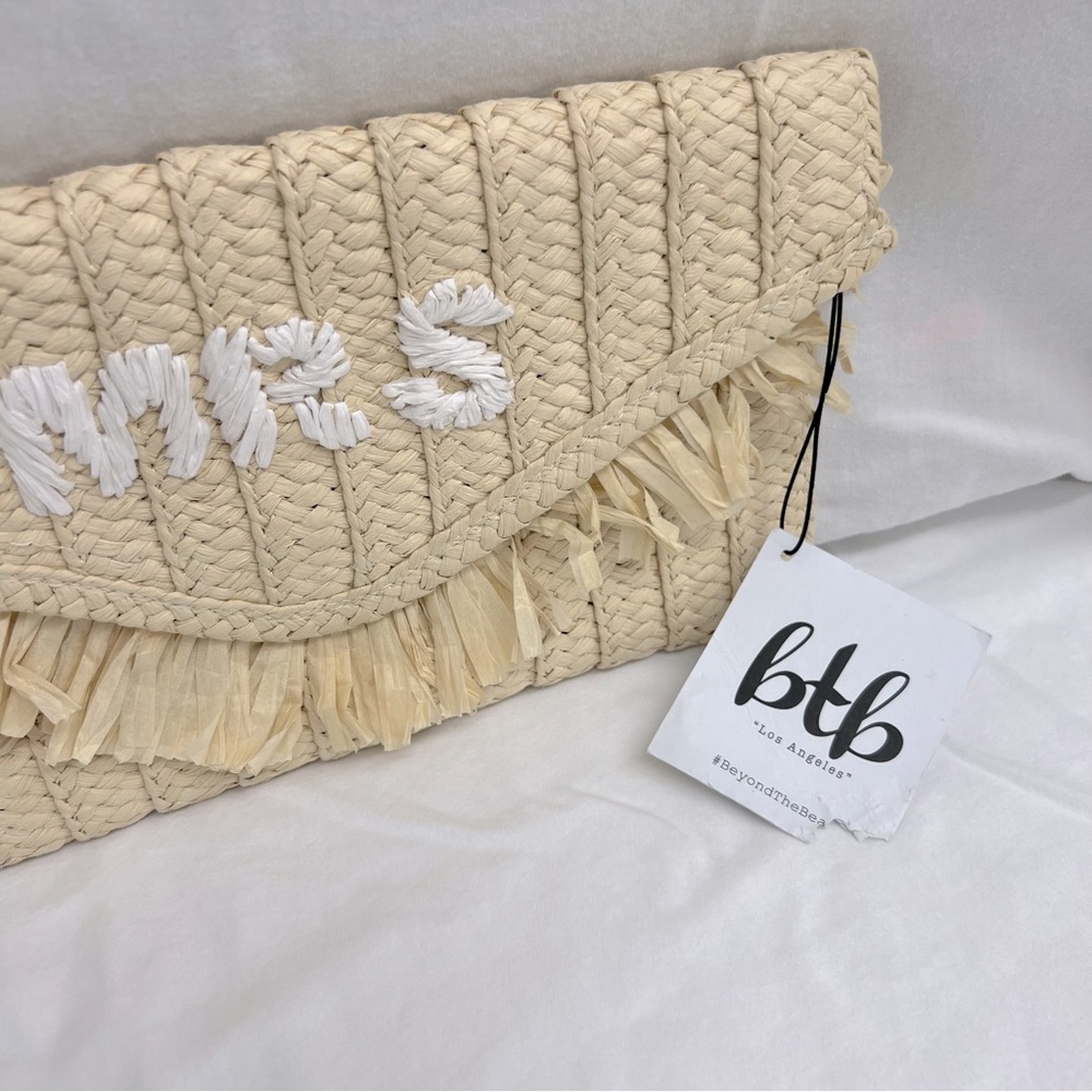 NWT BTB Los Angeles “MRS” straw clutch. - Picture 2 of 5